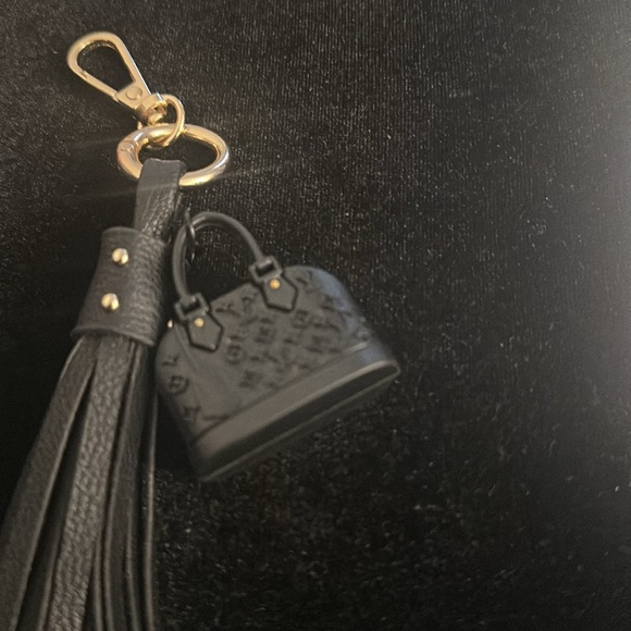 Black Fashion Tassel Bag Charm/Keychain - Picture 3 of 4